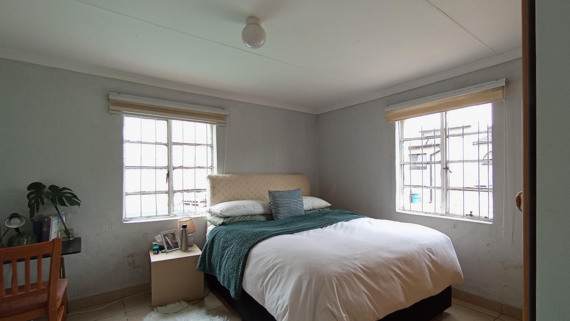 Bed Room 1 - 38 square meters of property in Brixton