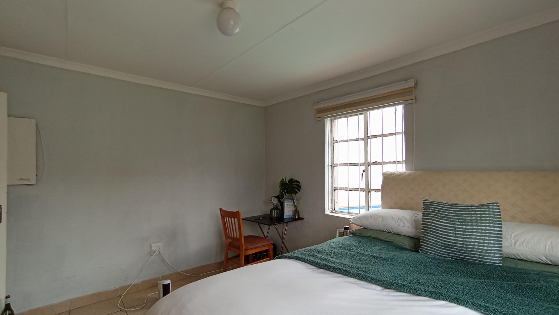 Bed Room 1 - 38 square meters of property in Brixton