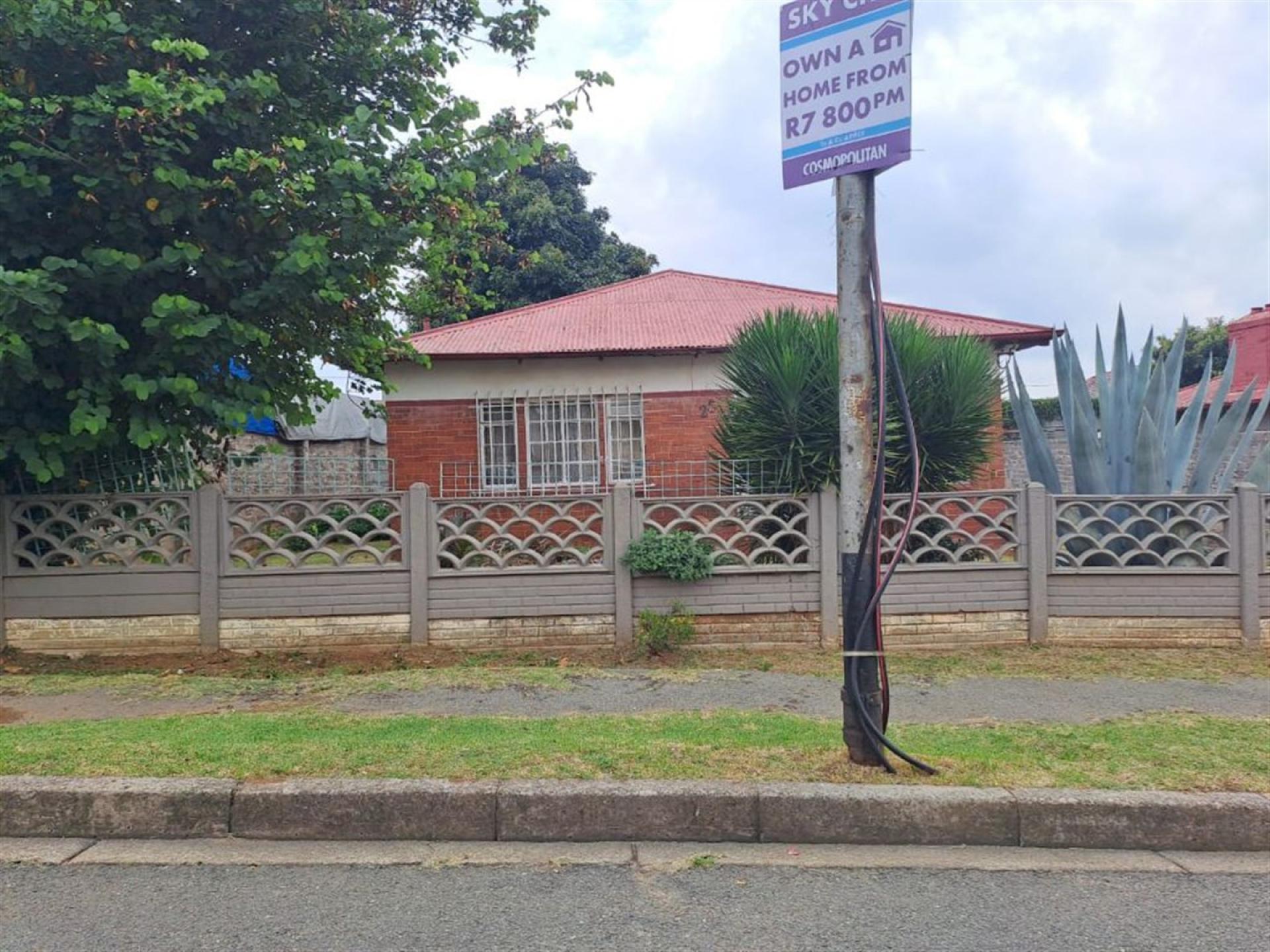 Front View of property in South Hills