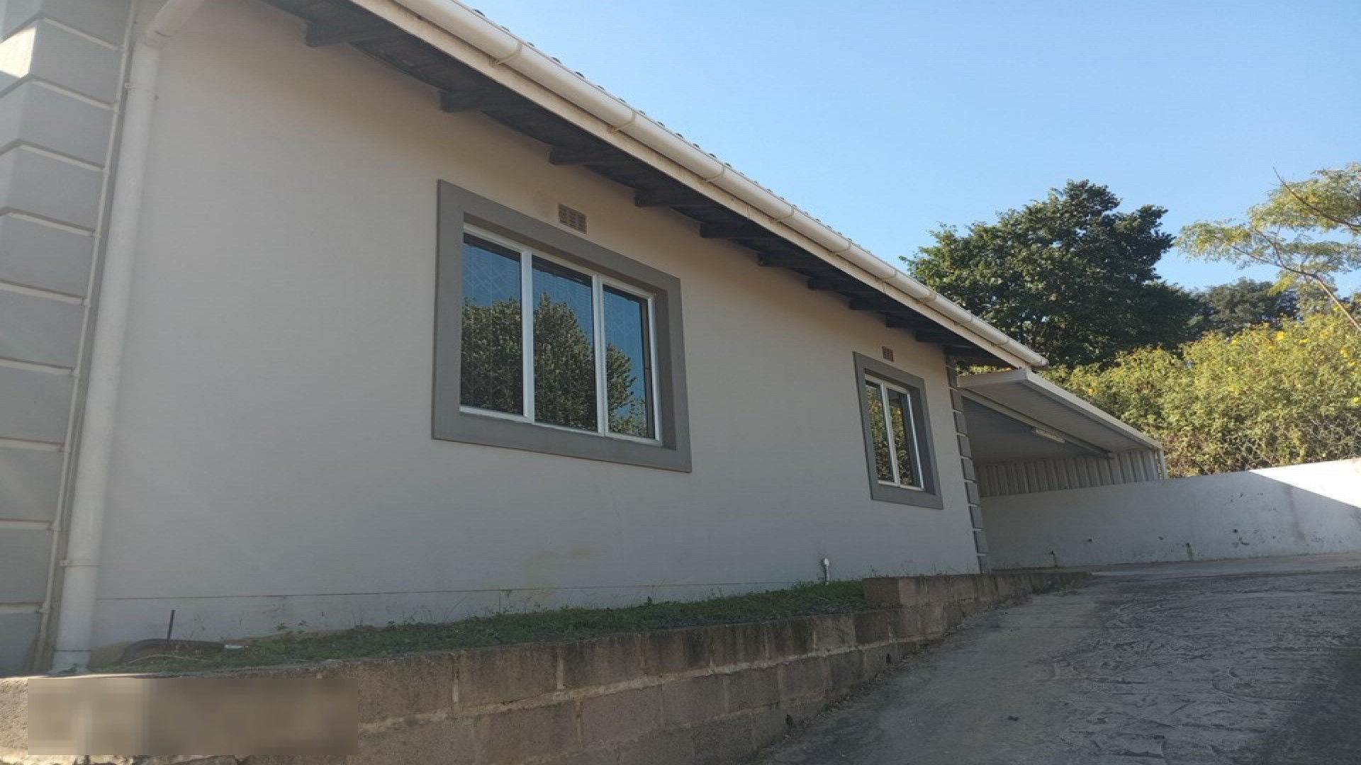 Carport  of property in Chatsworth - KZN