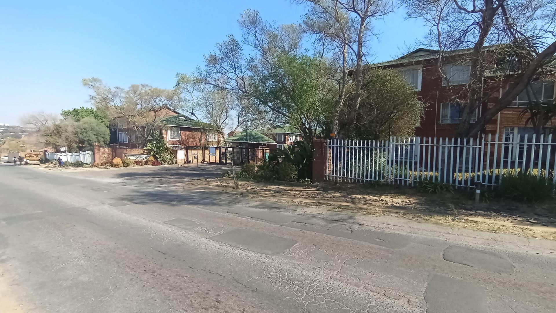 Front View of property in Halfway Gardens