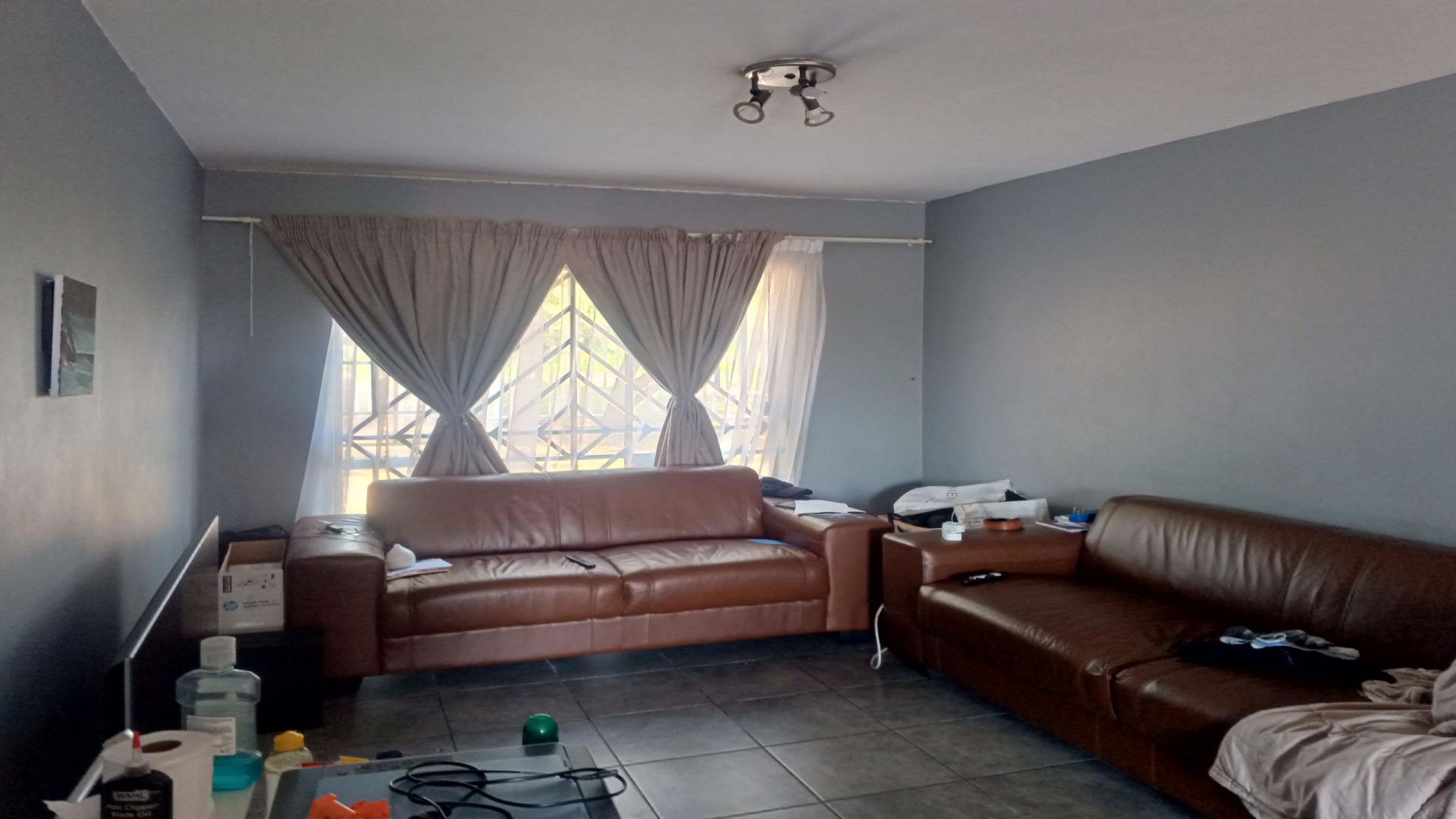 Lounges - 18 square meters of property in Halfway Gardens