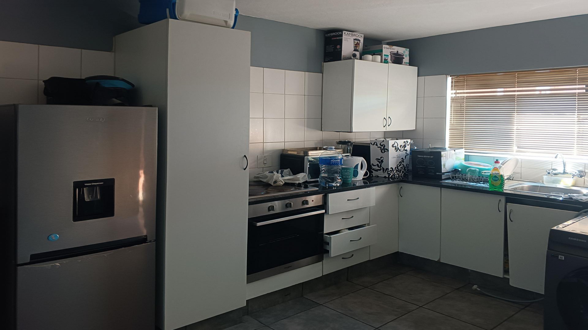 Kitchen - 11 square meters of property in Halfway Gardens
