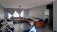 Lounges - 18 square meters of property in Halfway Gardens