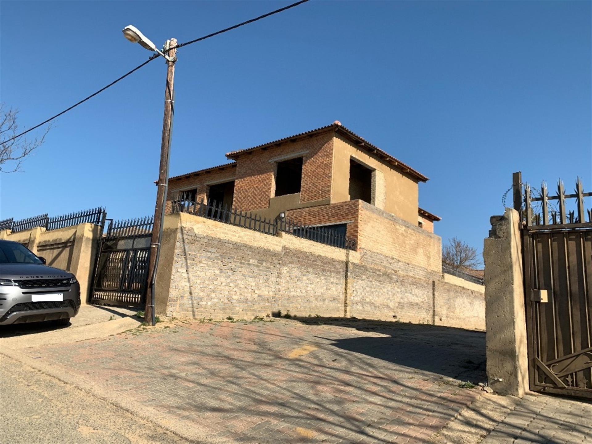 Front View of property in Cosmo City