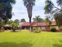 7 Bedroom 6 Bathroom House for Sale for sale in Raslouw