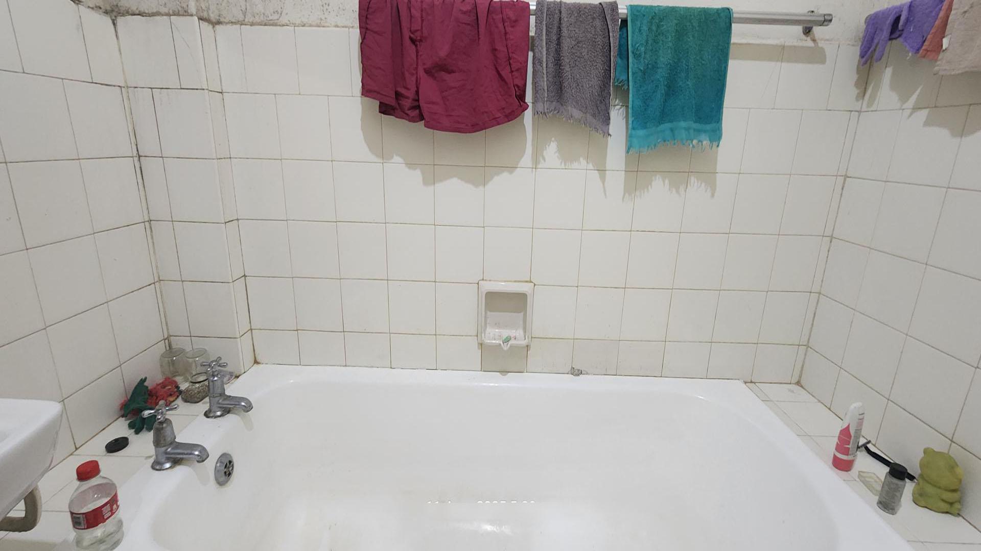 Bathroom 1 of property in Wilkoppies