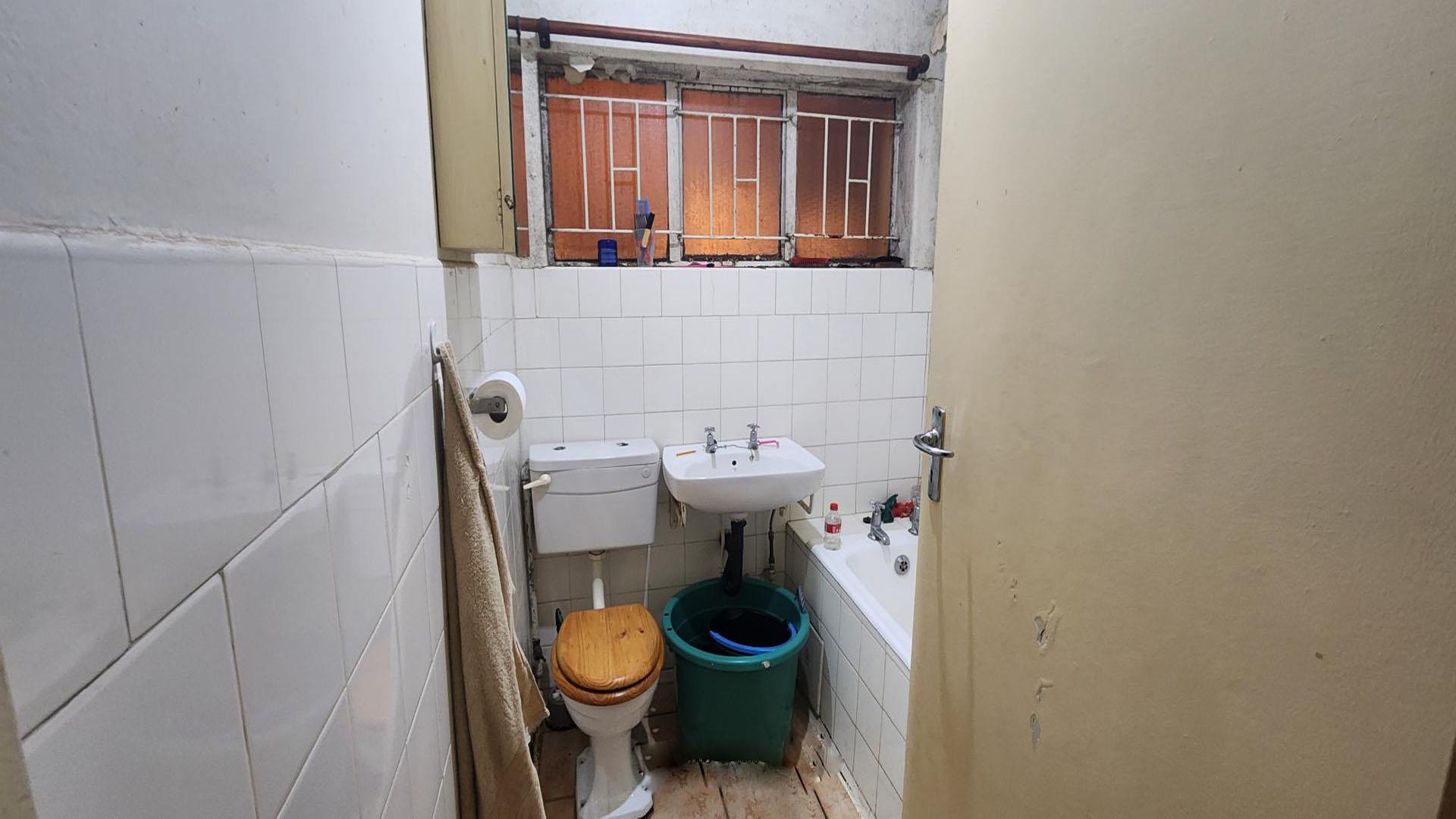 Bathroom 1 of property in Wilkoppies