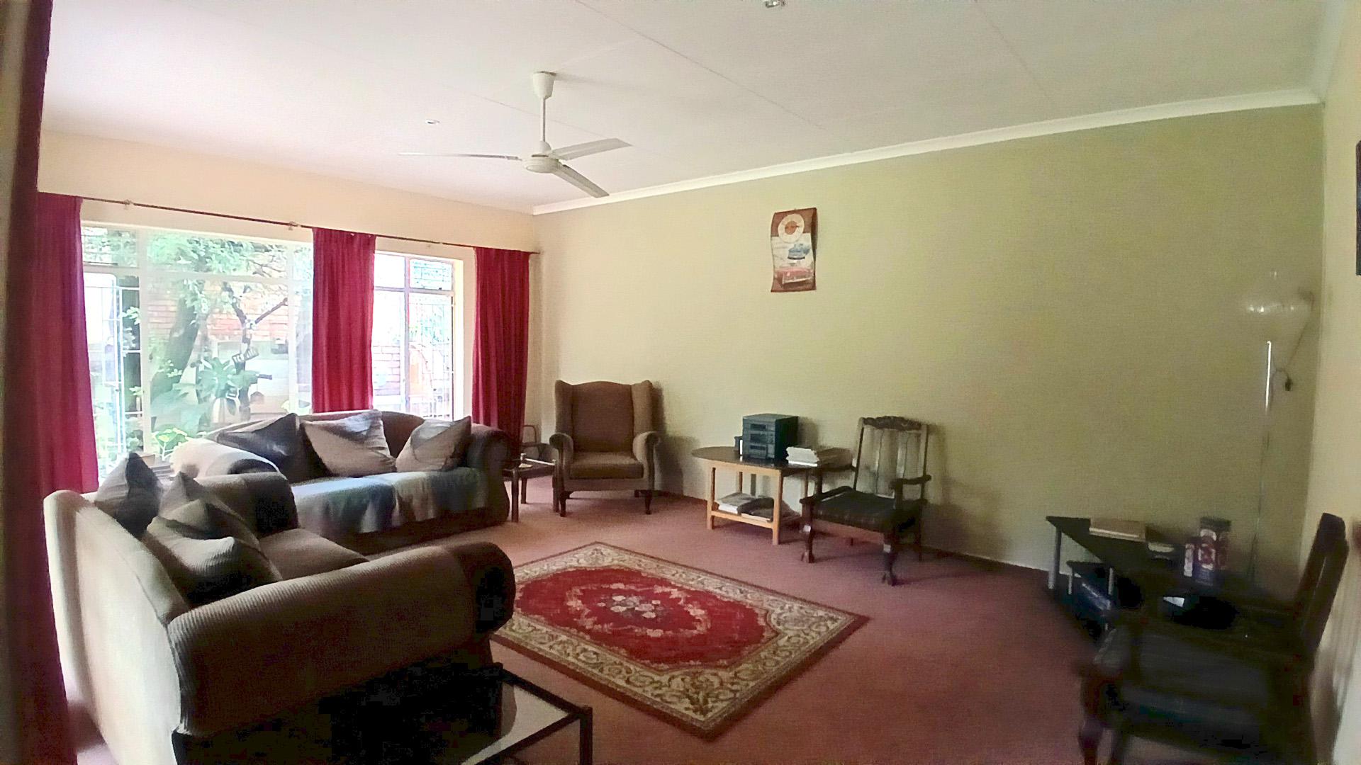 Lounges of property in Carletonville