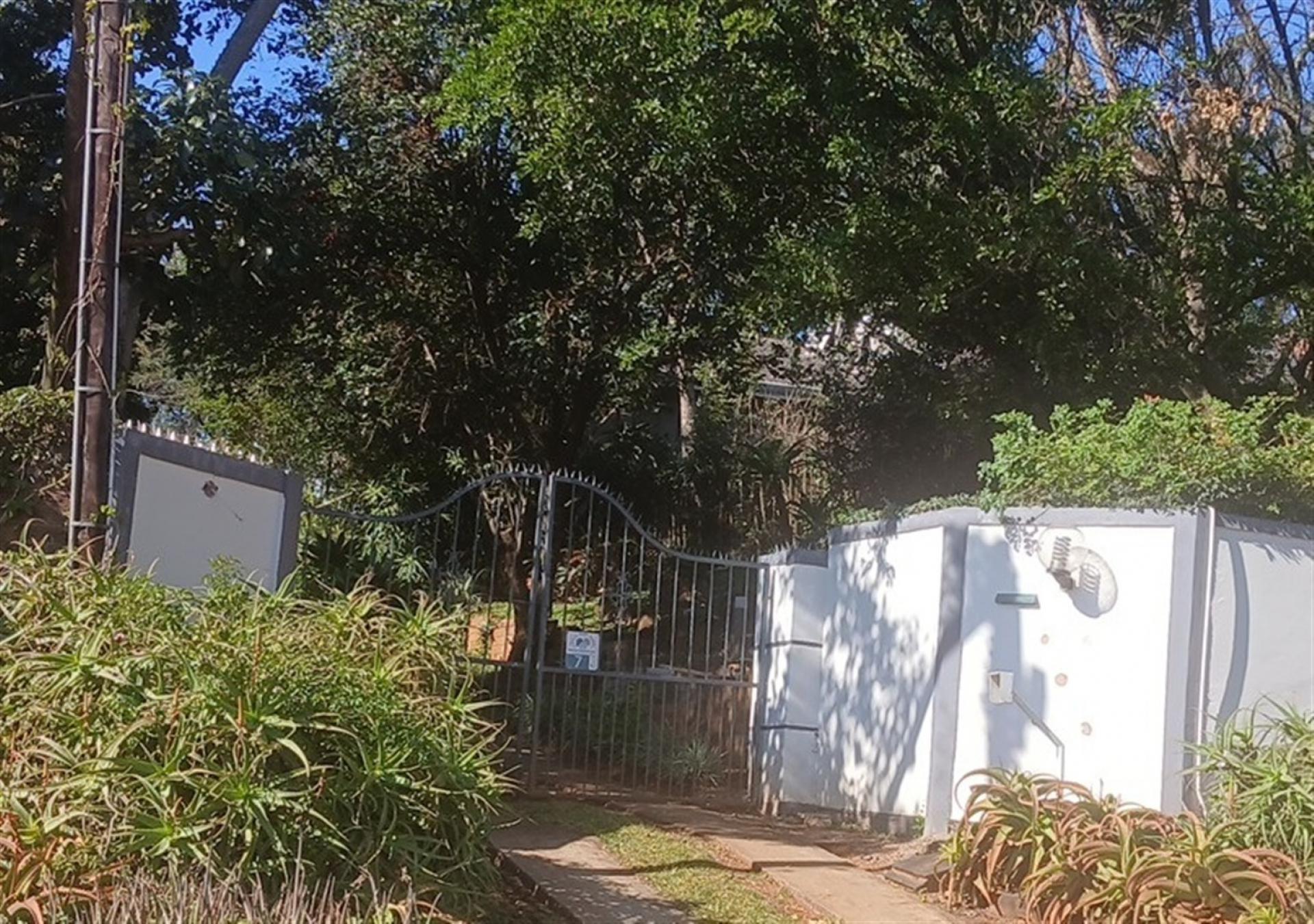 Front View of property in Montrose
