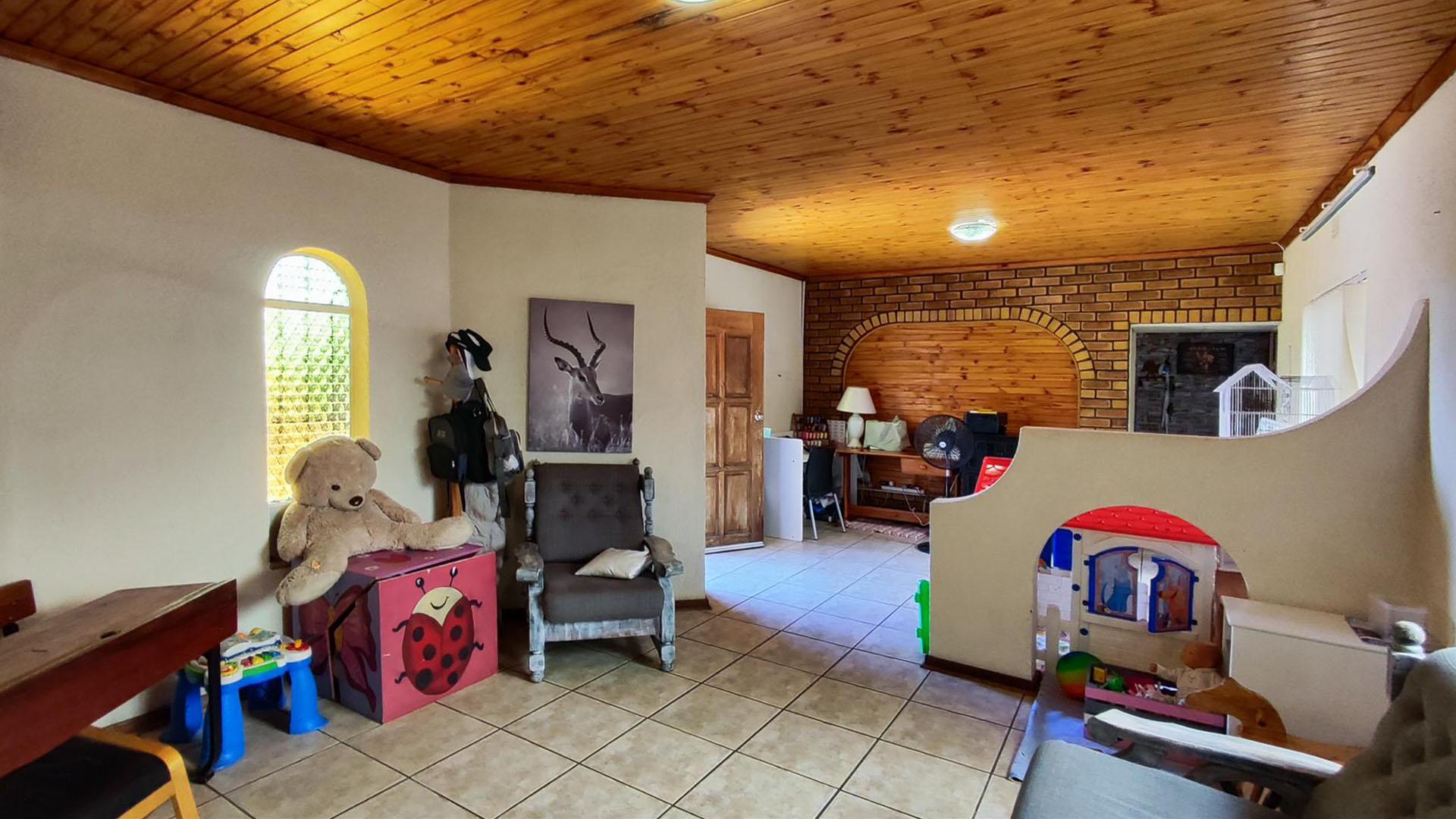 Spaces - 36 square meters of property in Ferryvale