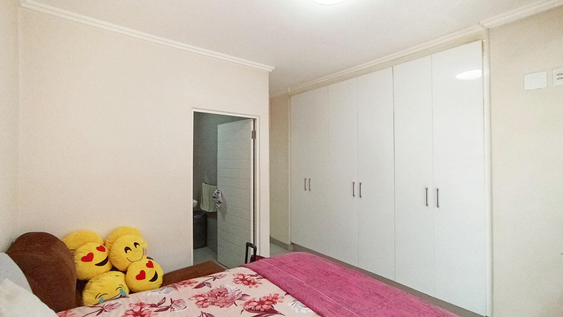 Main Bedroom - 14 square meters of property in Umhlanga Rocks