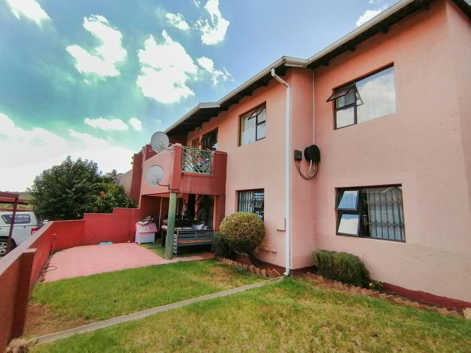 3 Bedroom Apartment for Sale For Sale in Ferndale - JHB - MR660707