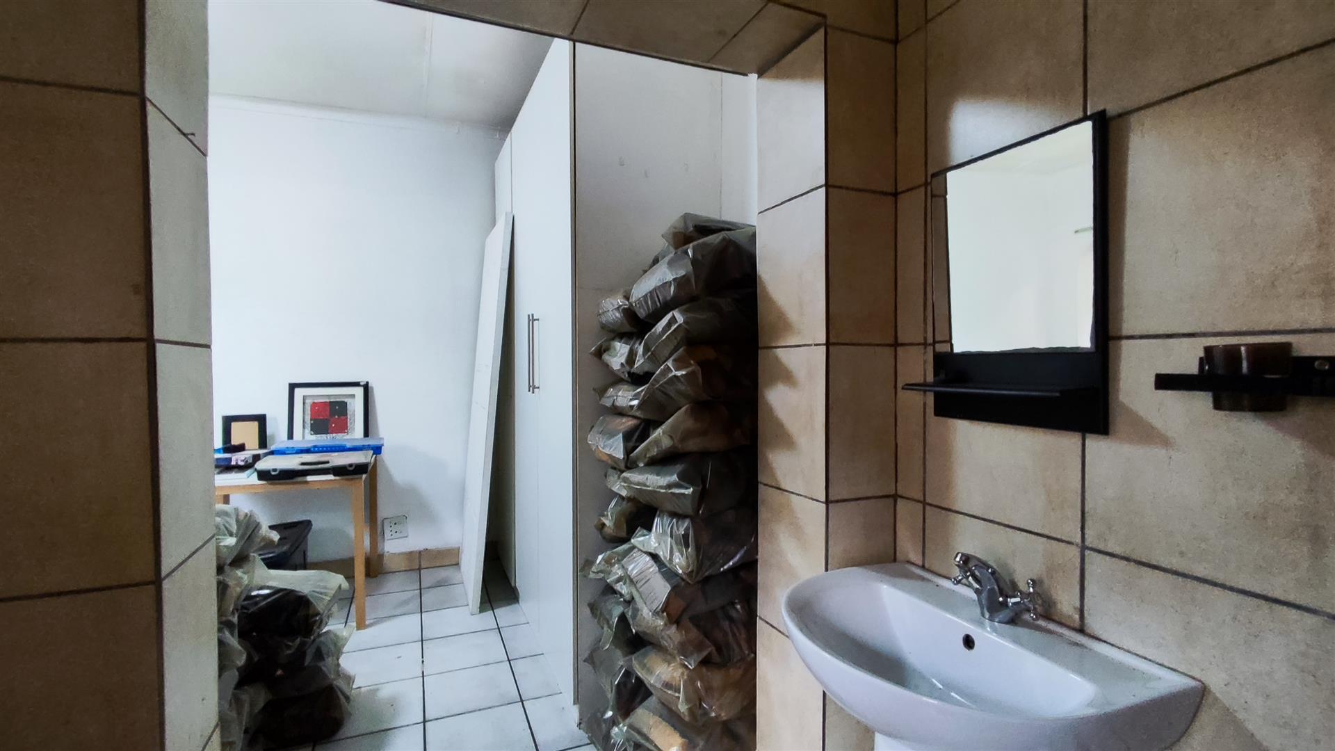 Flatlet - 40 square meters of property in Boksburg South