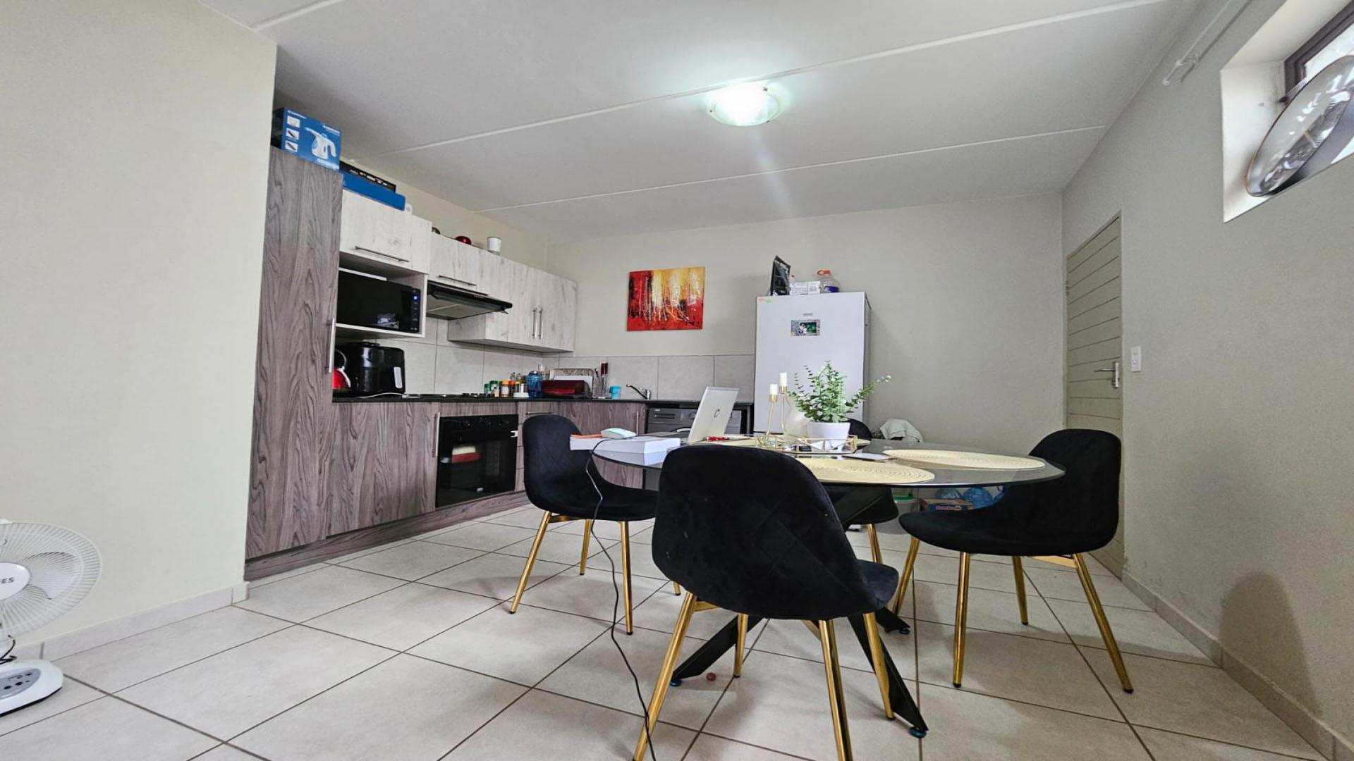 Dining Room of property in Benoni