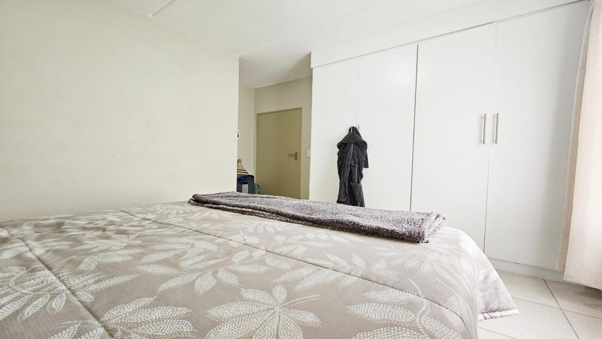 Main Bedroom of property in Benoni