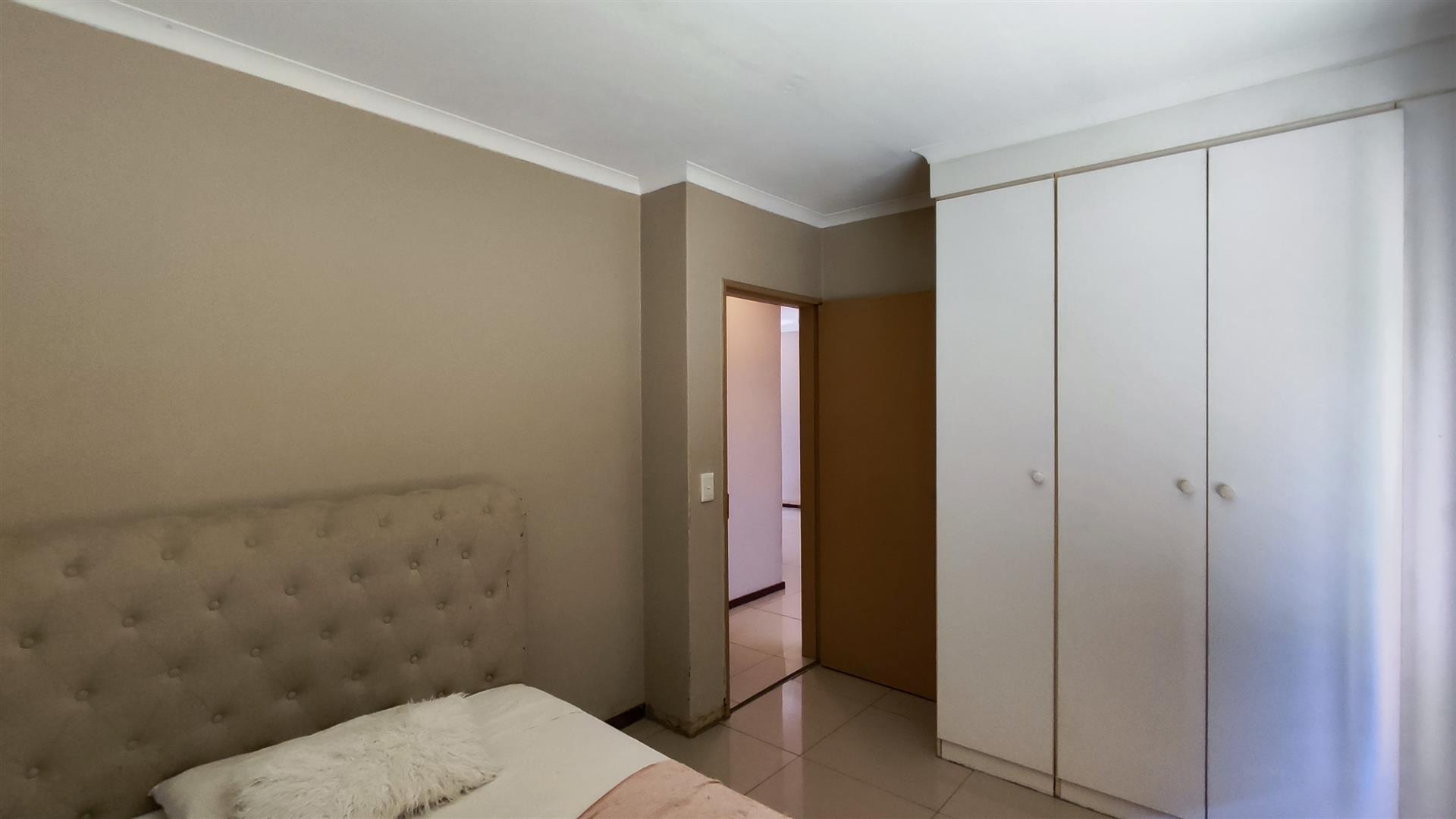 Bed Room 1 - 11 square meters of property in Sylviavale AH