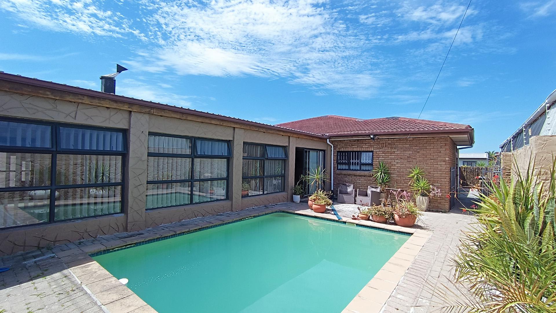 Backyard of property in Zeekoei Vlei