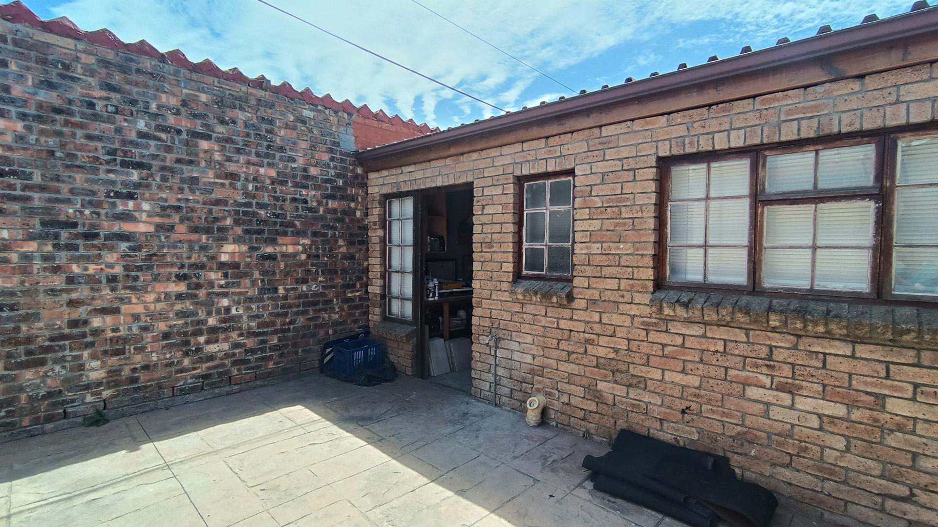 Staff Room - 8 square meters of property in Zeekoei Vlei