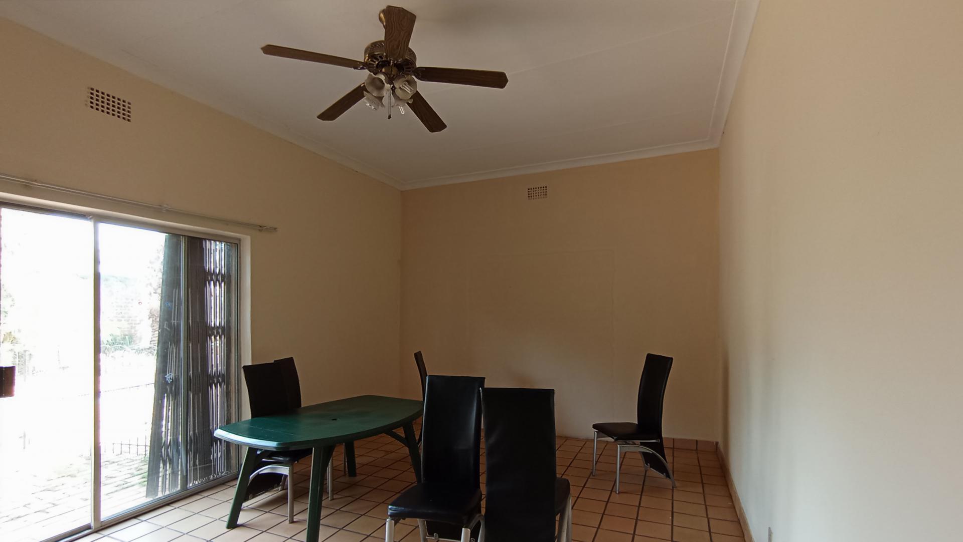 Dining Room - 24 square meters of property in Sydenham - JHB
