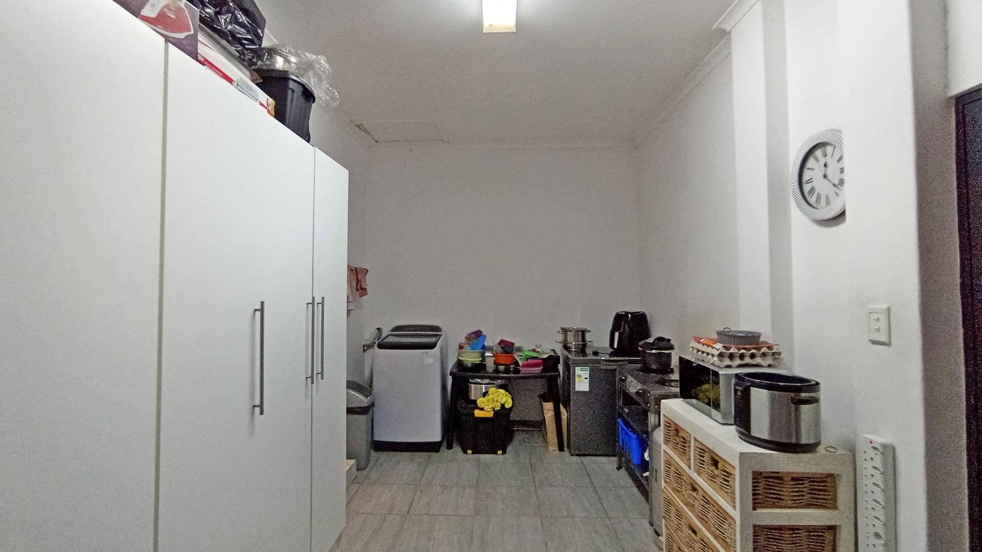 Rooms - 9 square meters of property in Umgeni Park