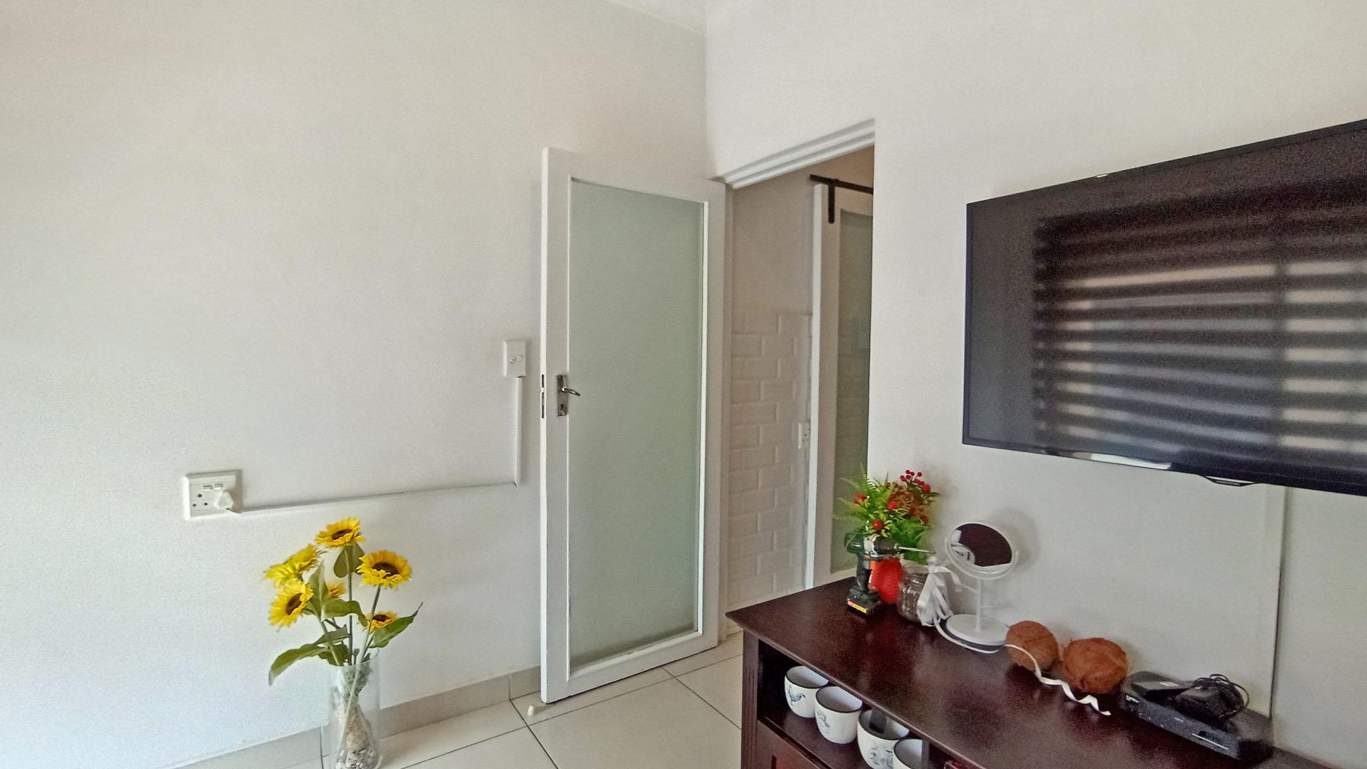 Rooms - 9 square meters of property in Umgeni Park