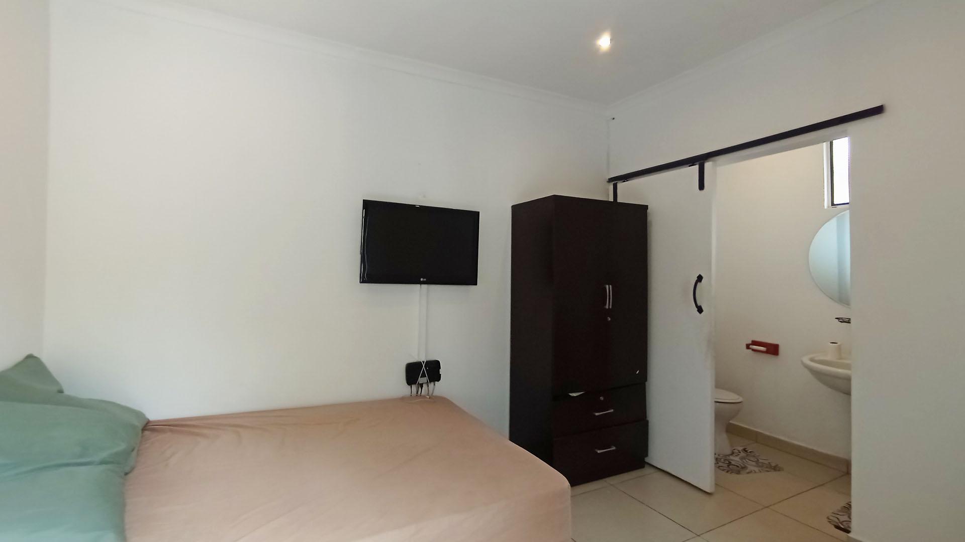 Flatlet - 14 square meters of property in Umgeni Park