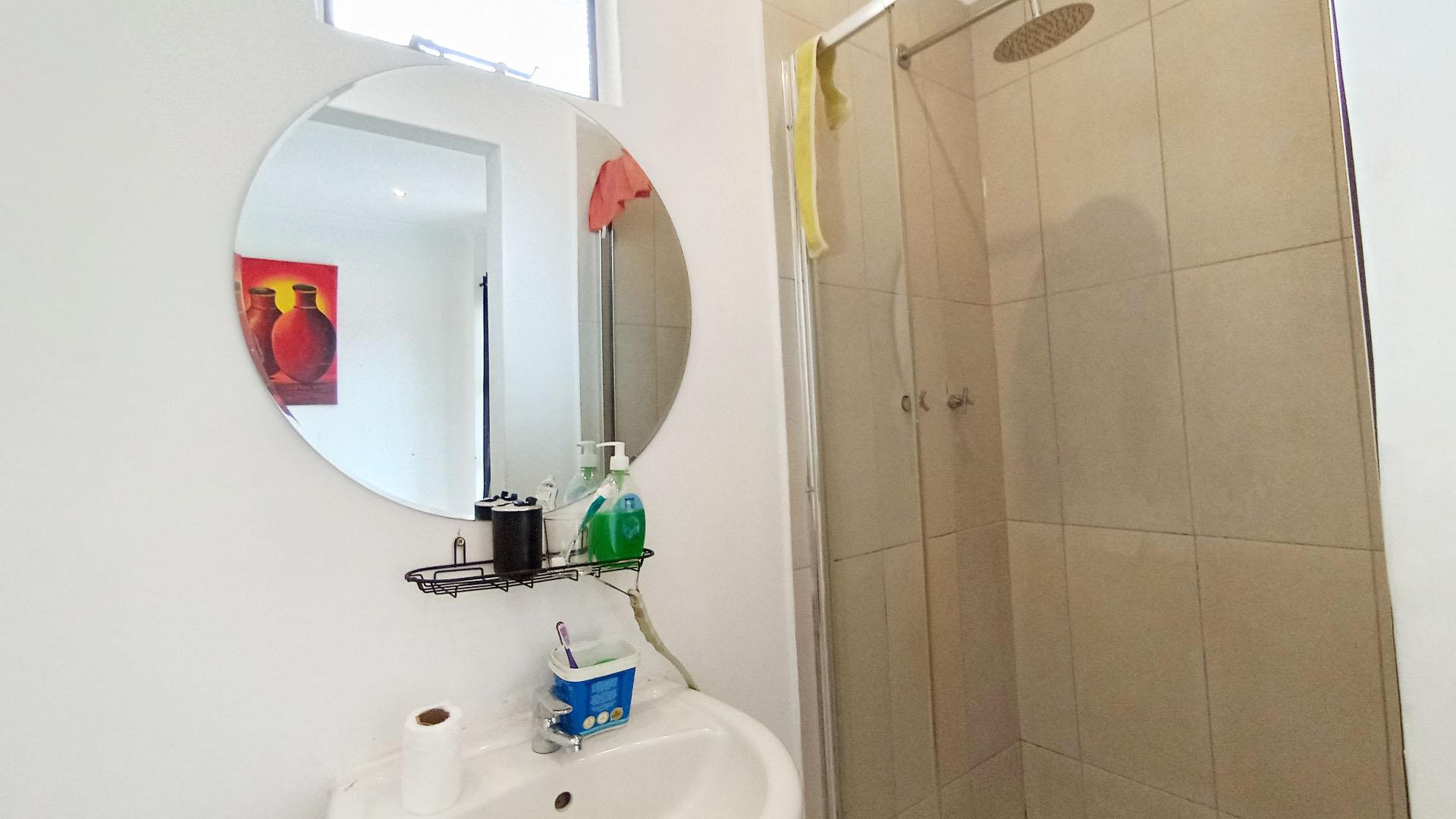 Bathroom 2 - 9 square meters of property in Umgeni Park