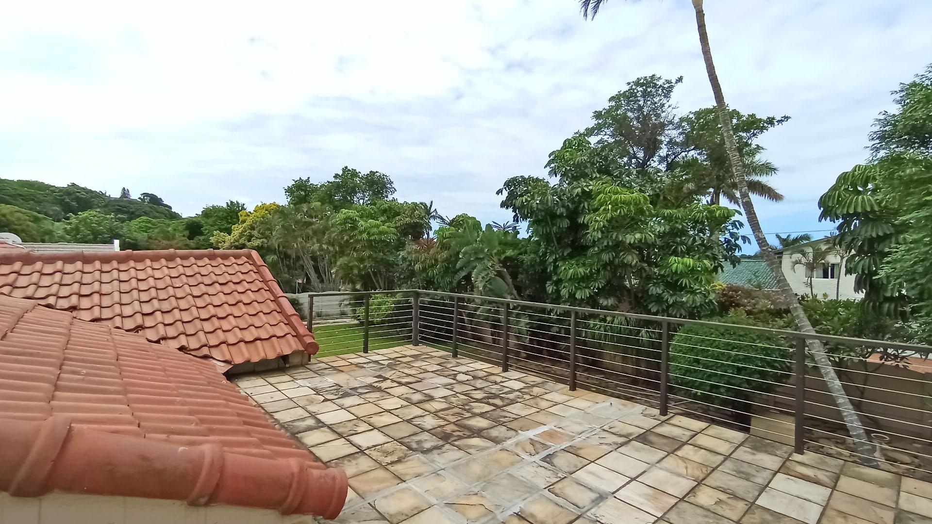 Balcony - 33 square meters of property in Umgeni Park