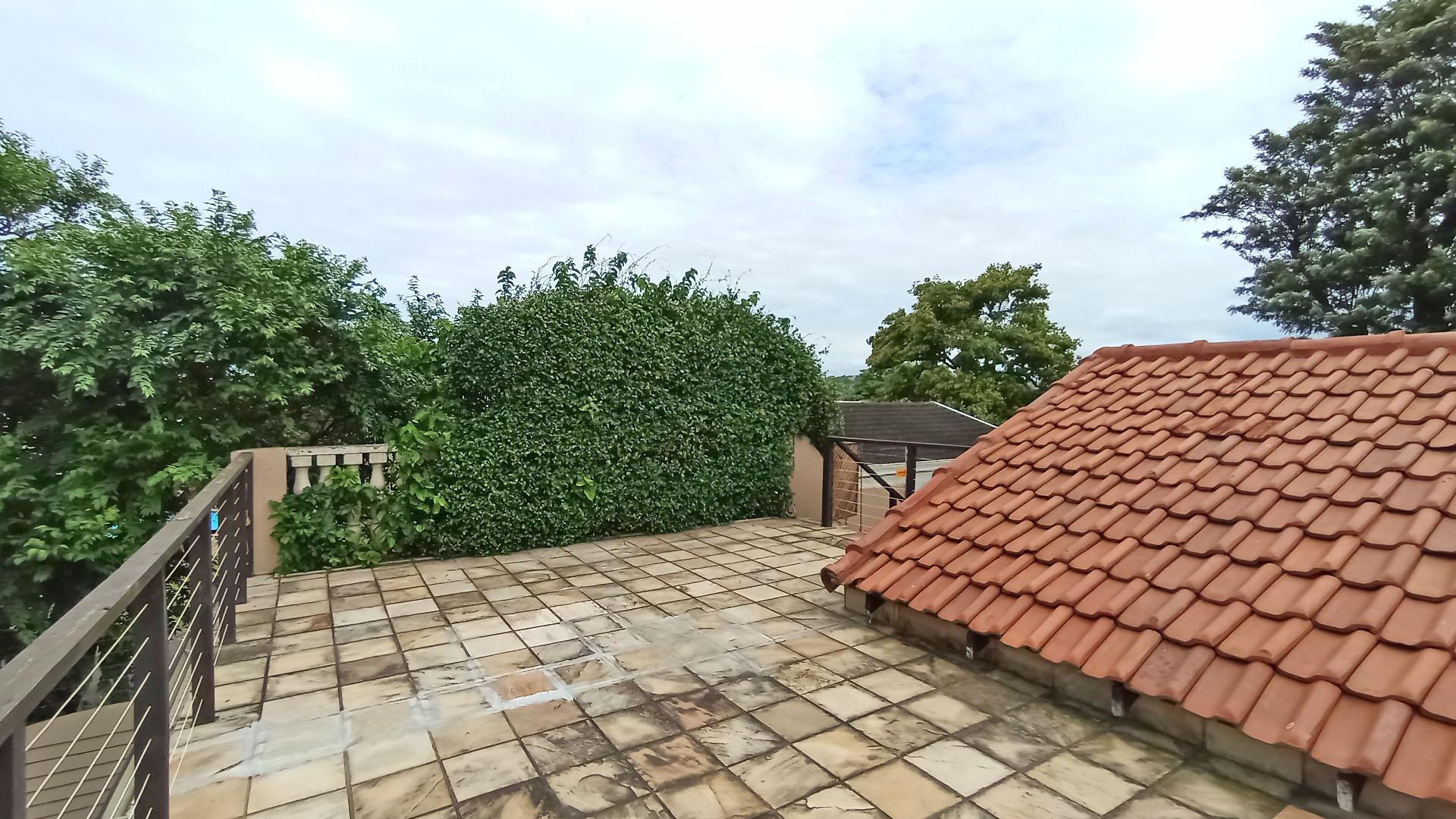 Balcony - 33 square meters of property in Umgeni Park