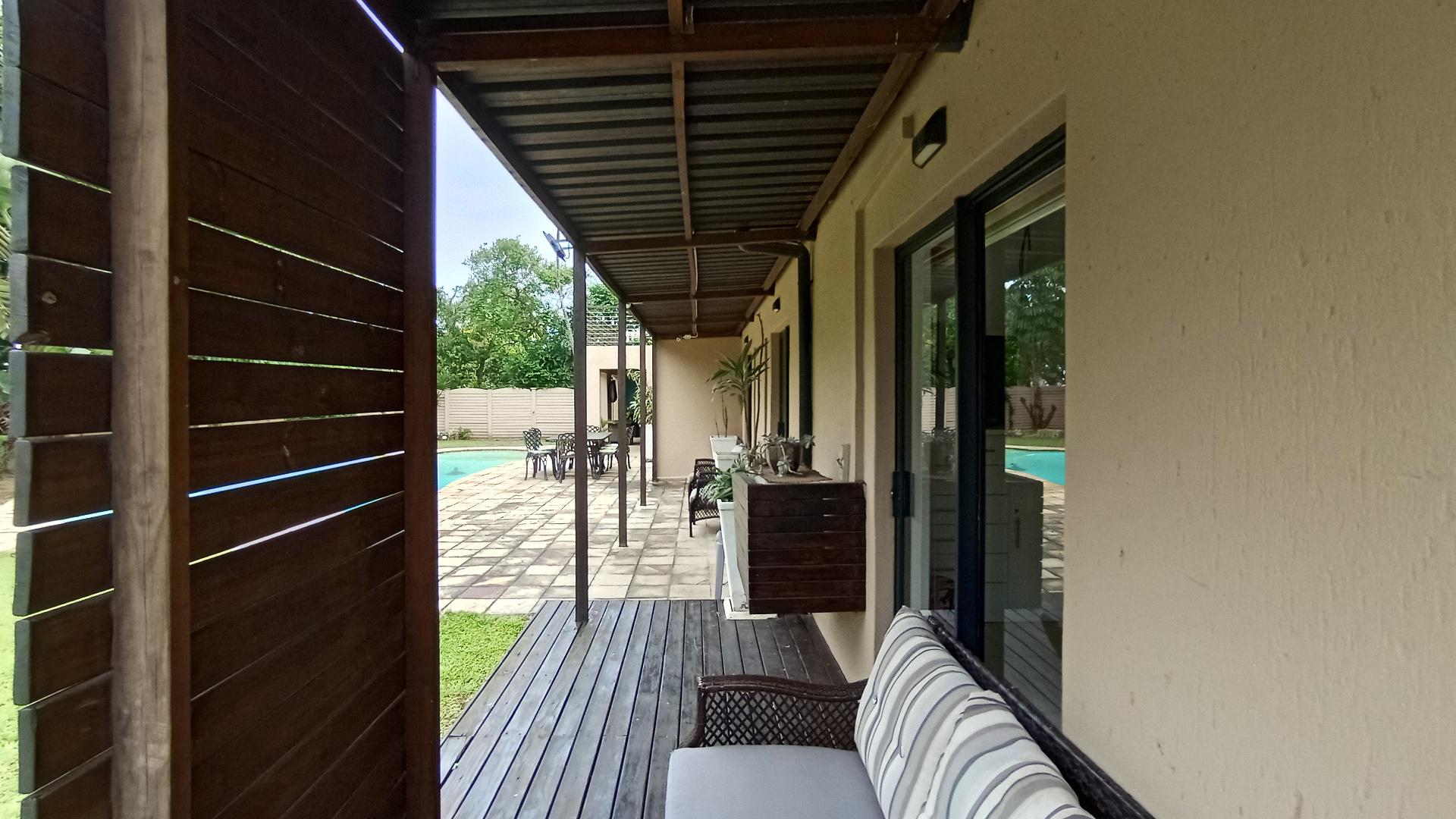 Patio - 50 square meters of property in Umgeni Park