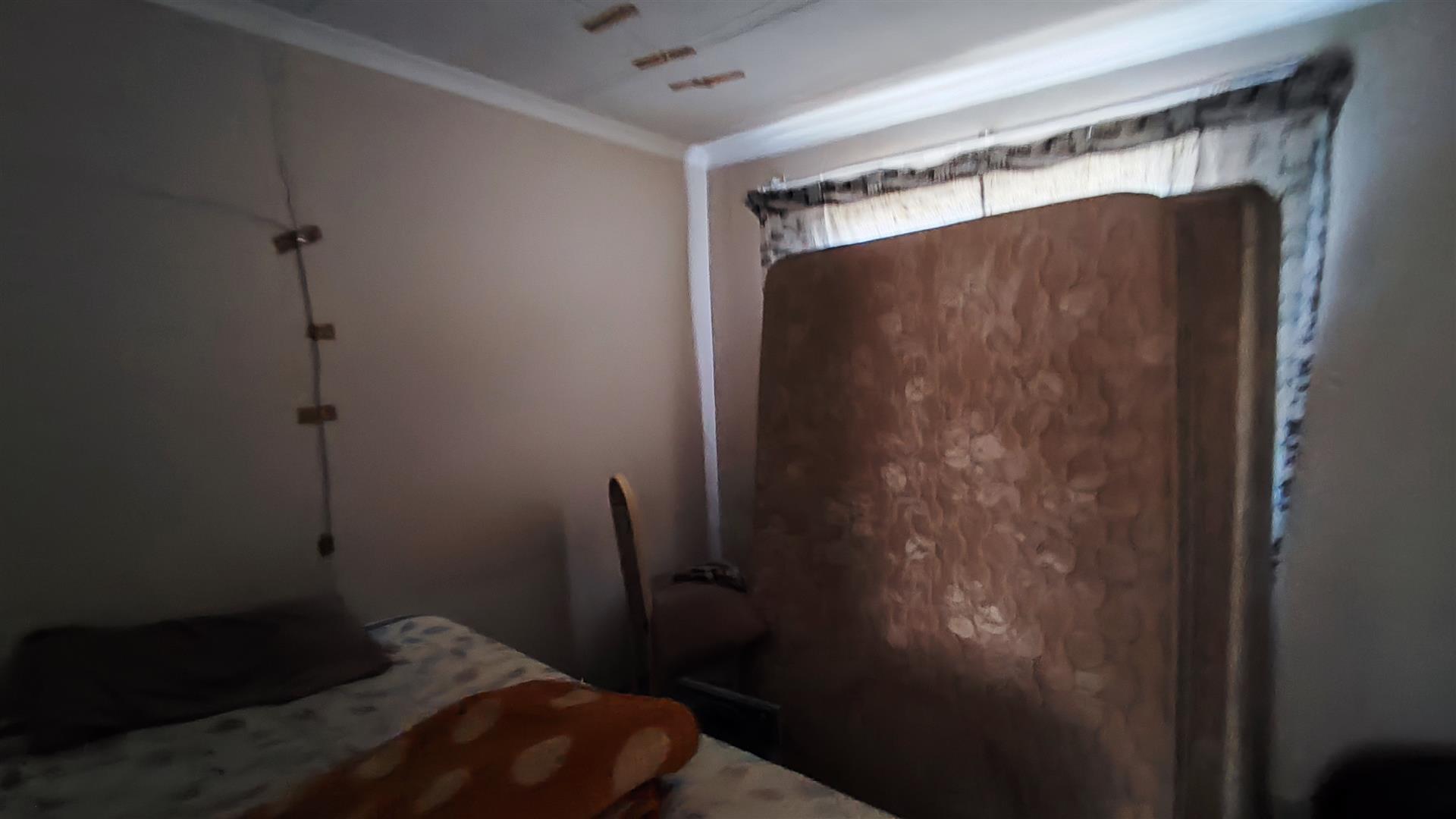 Bed Room 1 - 8 square meters of property in Delmore Park