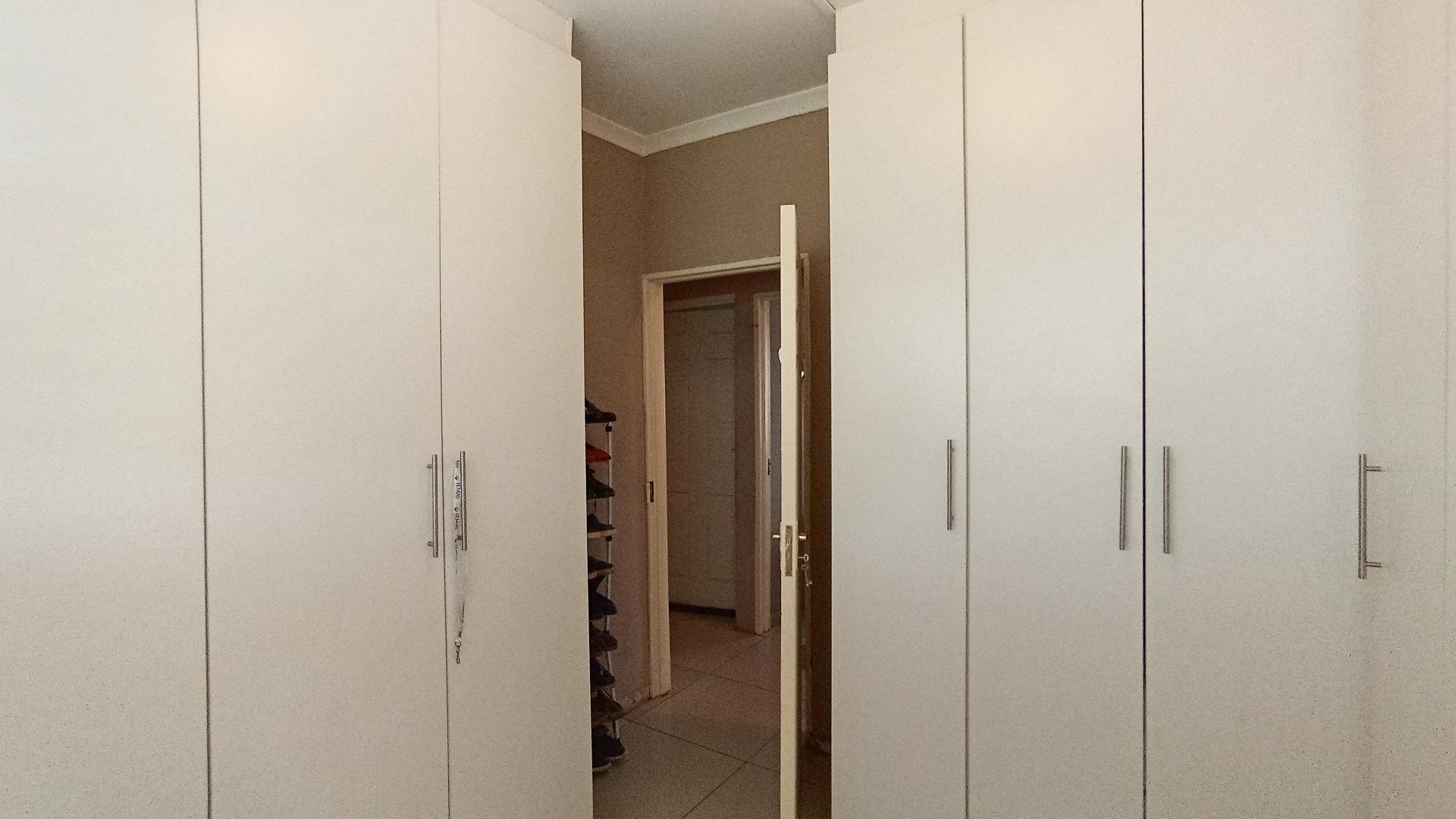 Rooms - 12 square meters of property in Demat