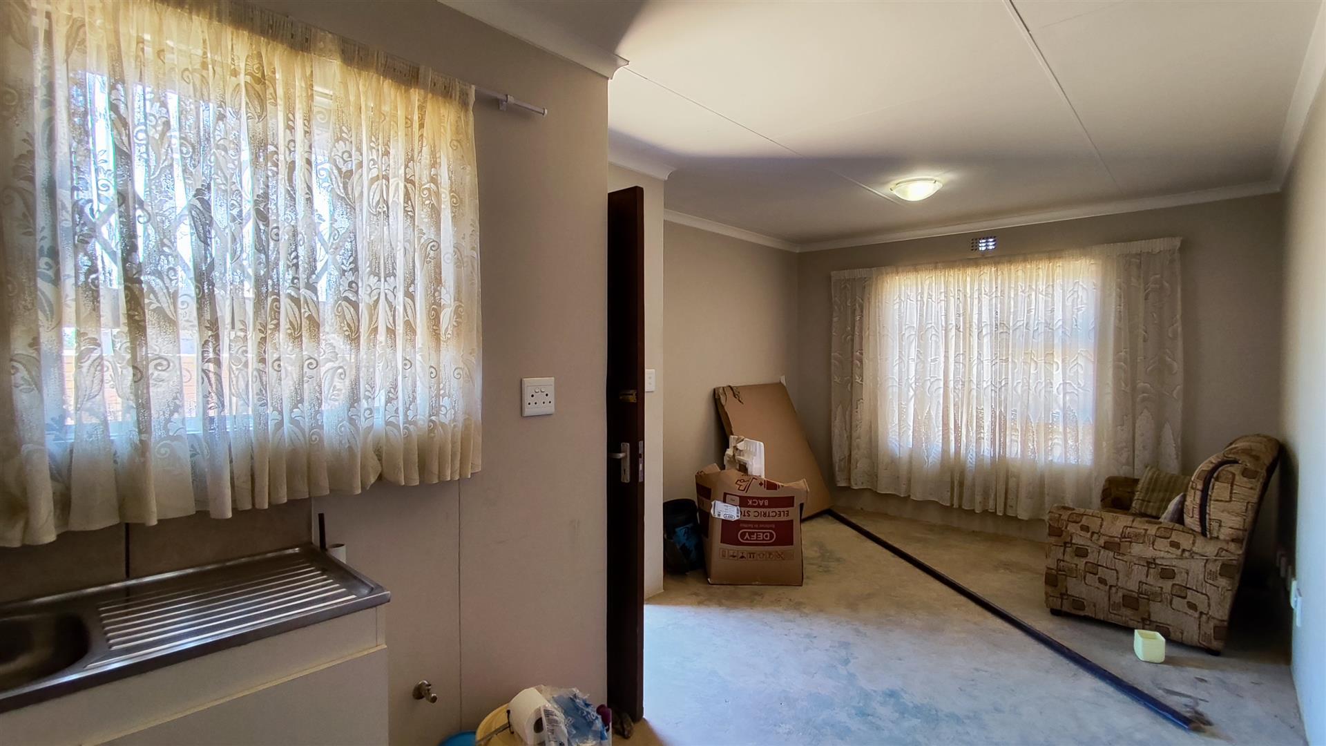 Kitchen - 5 square meters of property in New Modder