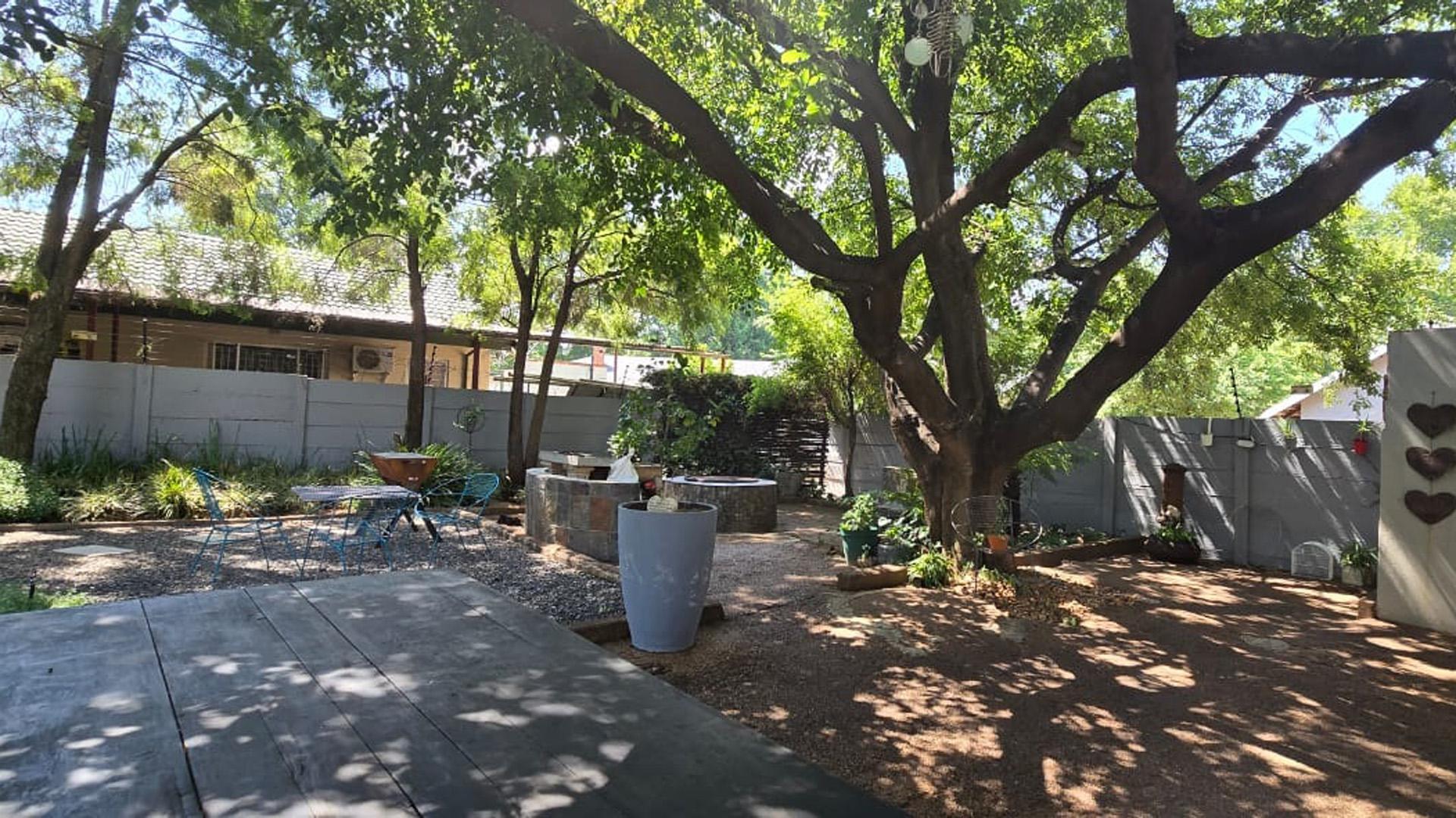 Backyard of property in Middelburg - MP