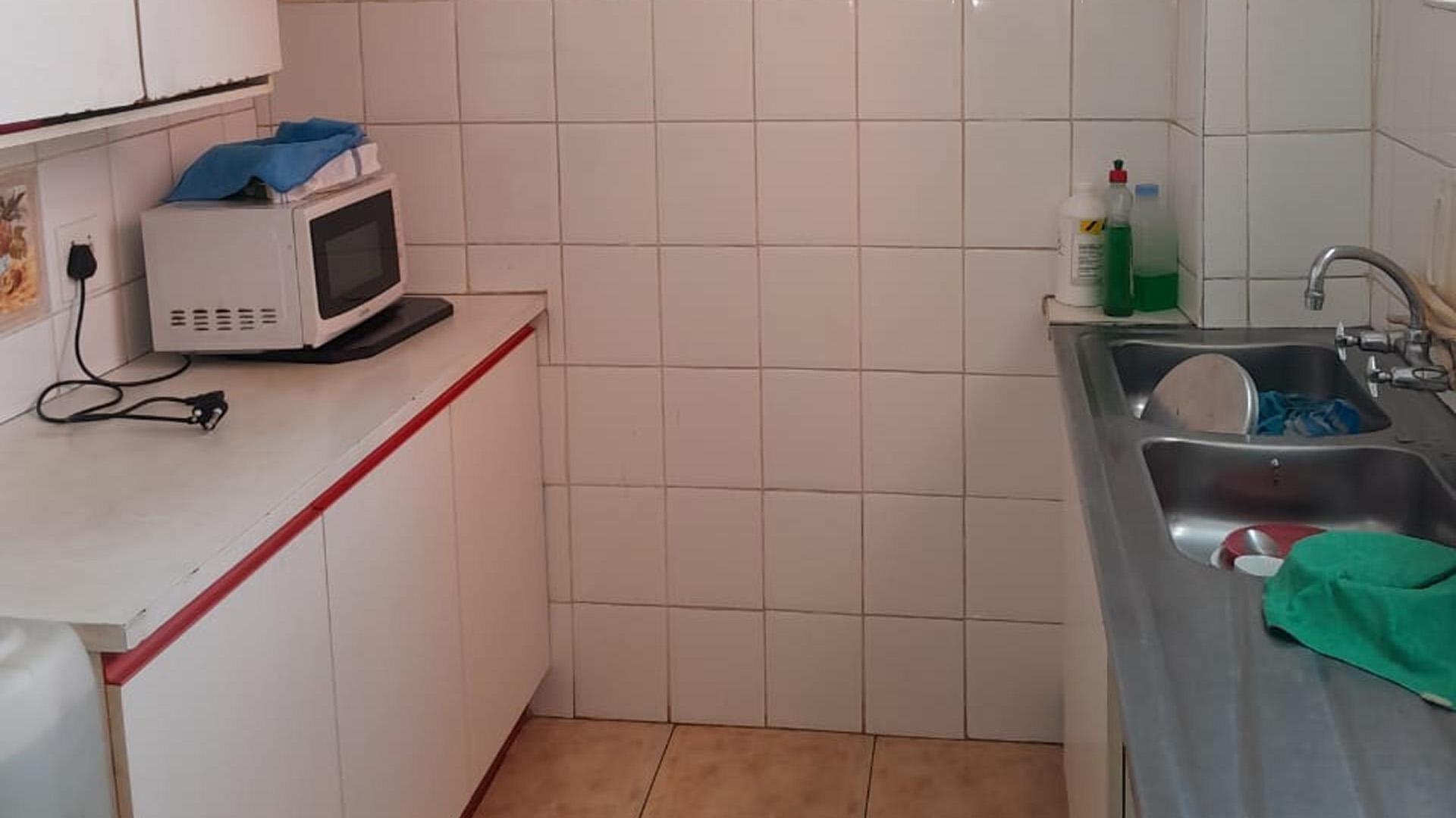Kitchen of property in Hillbrow
