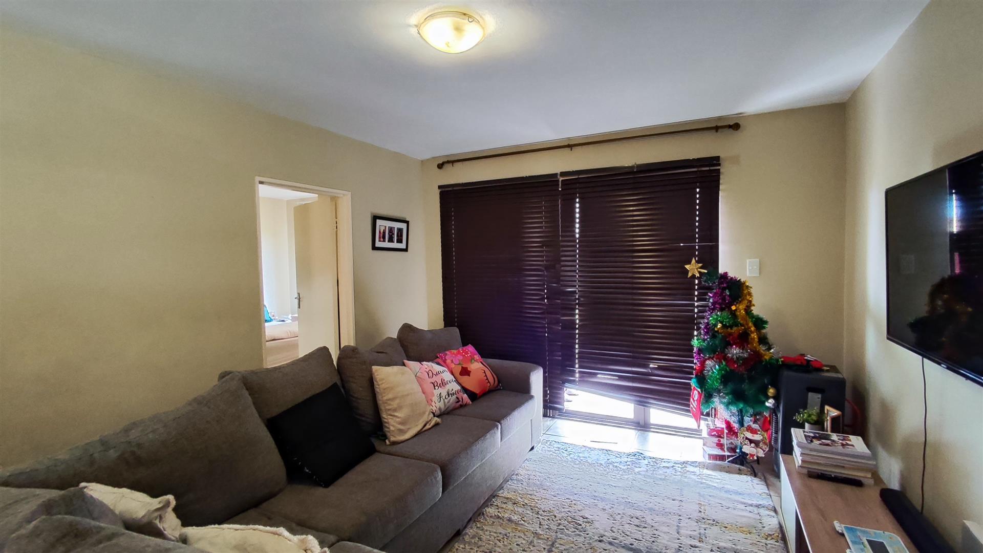 Lounges - 15 square meters of property in Witfield