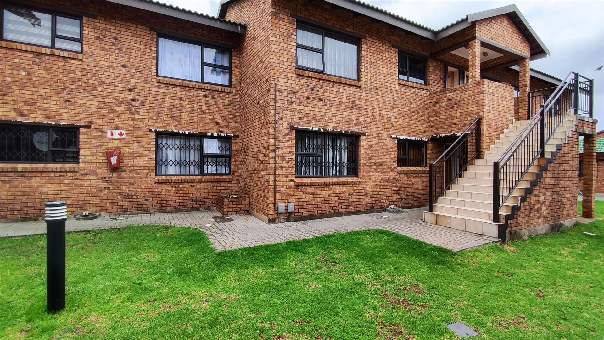 Front View of property in Witfield