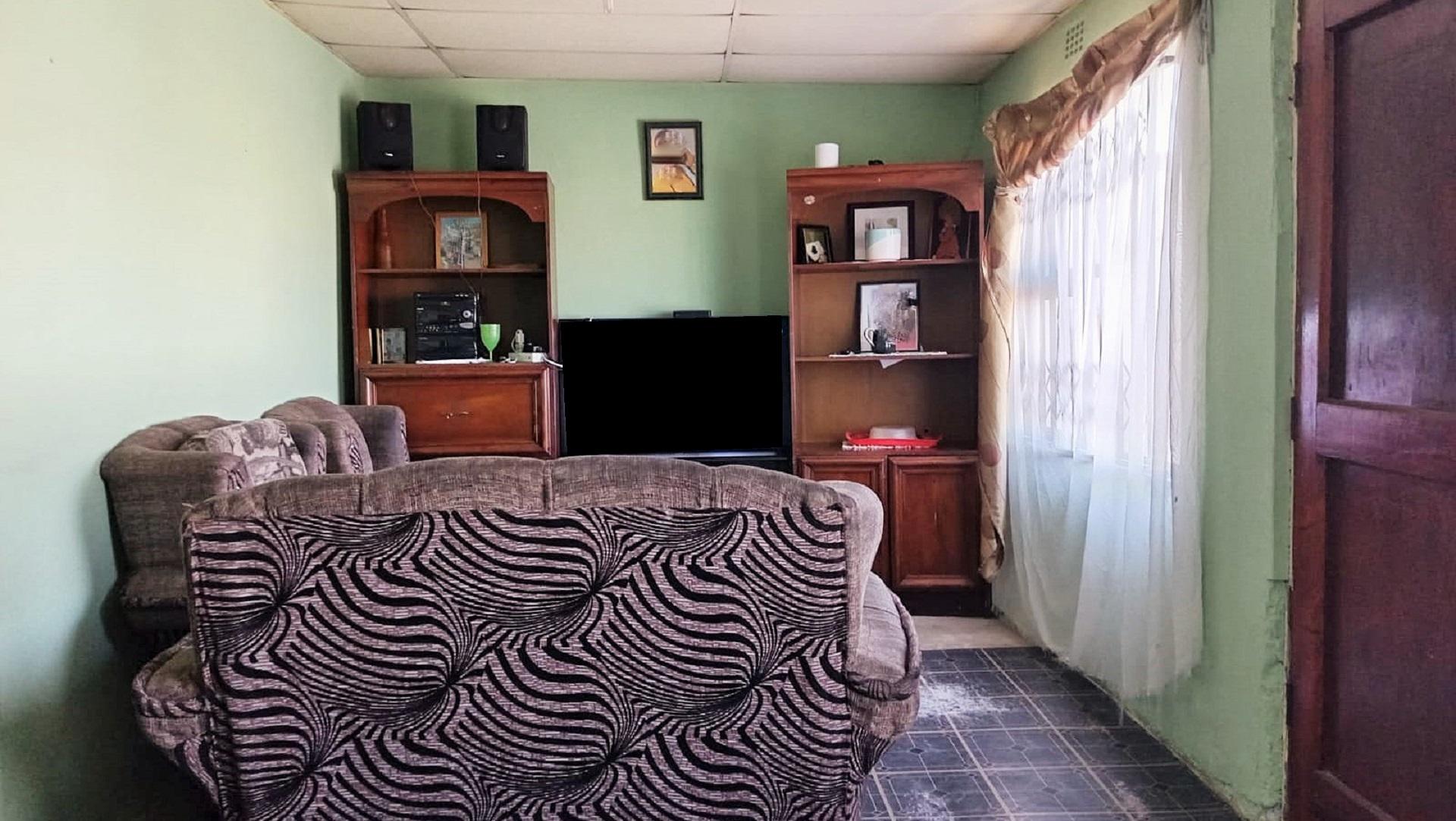 Lounges of property in Mandelapark