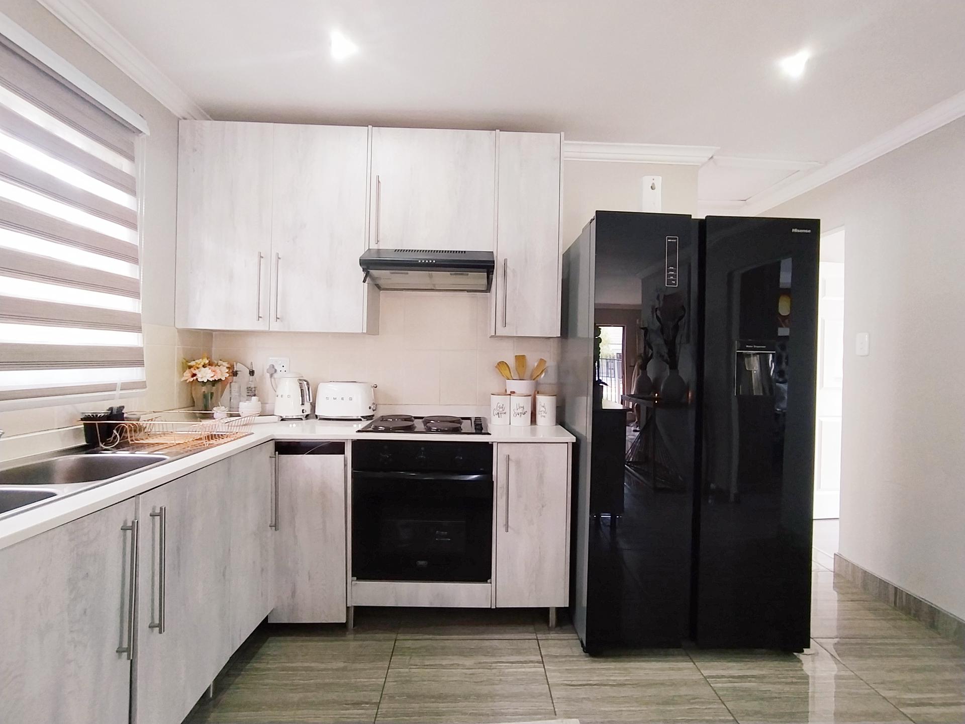Kitchen of property in Heidedal