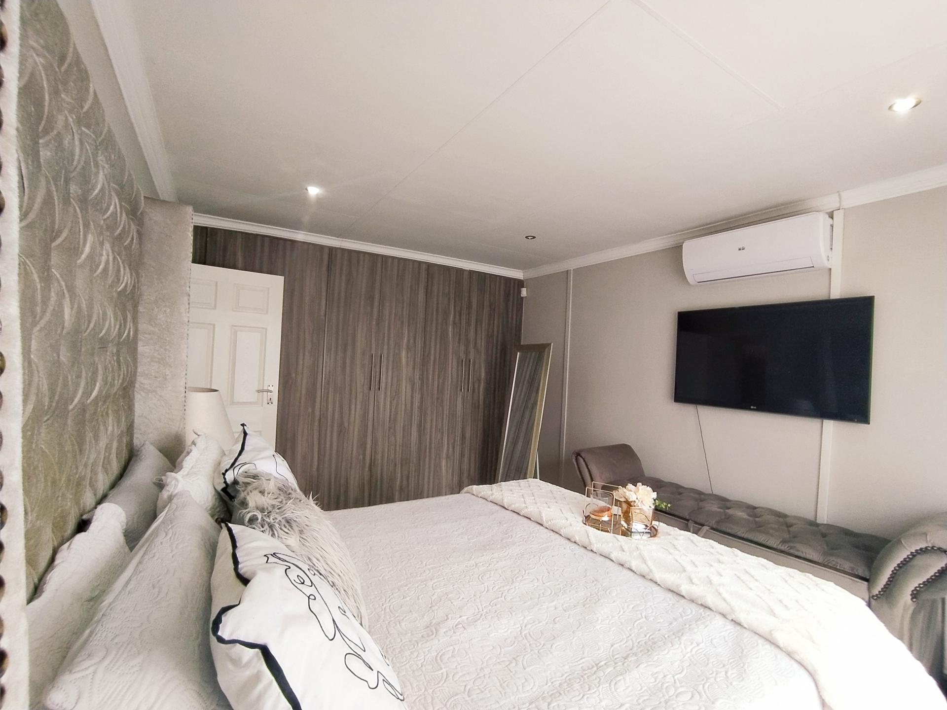 Bed Room 3 of property in Heidedal