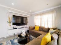 Lounges of property in Heidedal