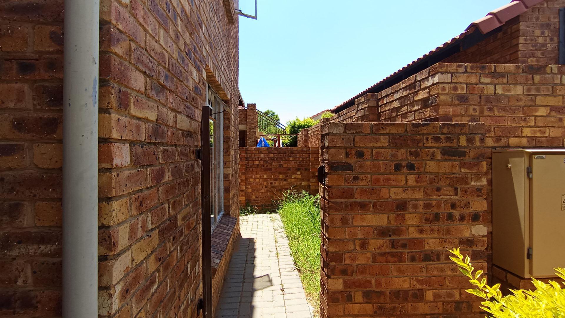 Front View of property in Theresapark