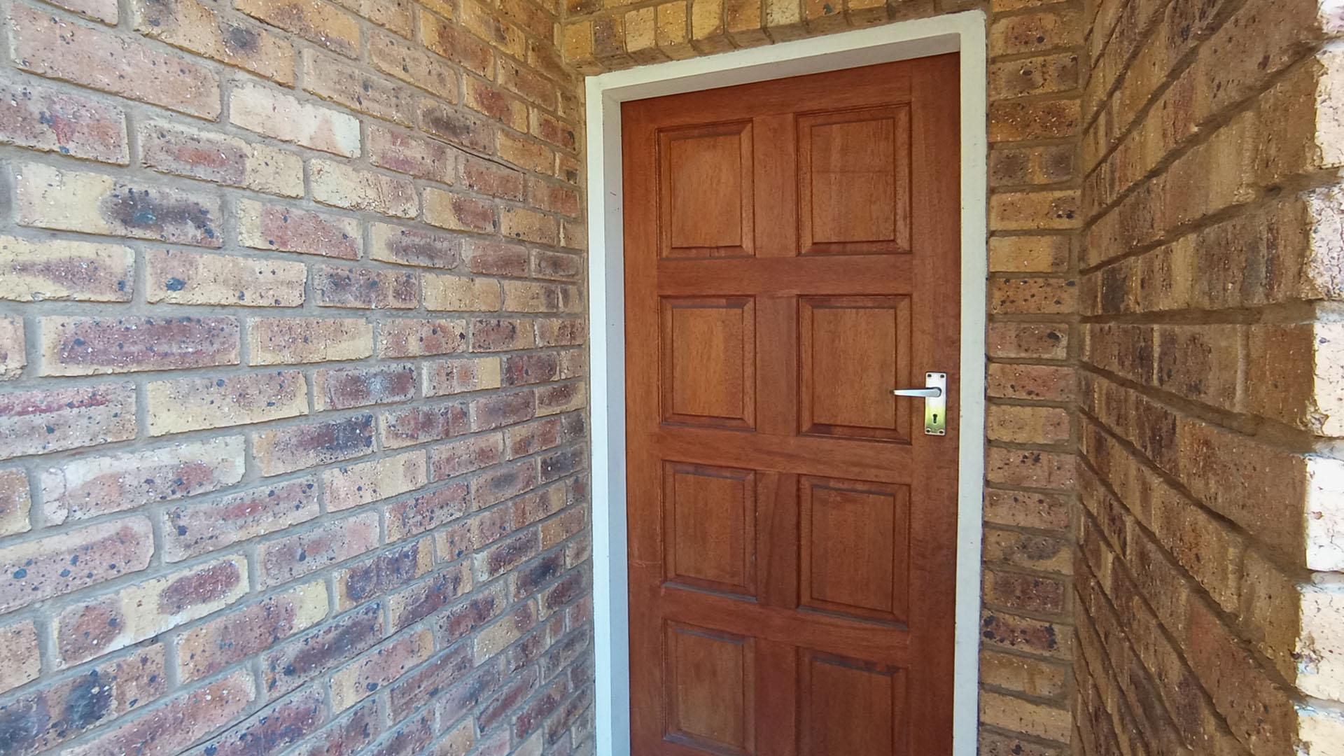 Front View of property in Theresapark