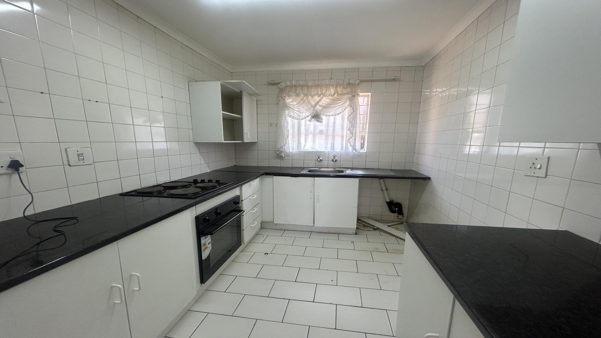 Kitchen of property in Discovery