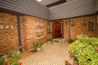 3 Bedroom 4 Bathroom House for Sale for sale in Nieuw Muckleneuk
