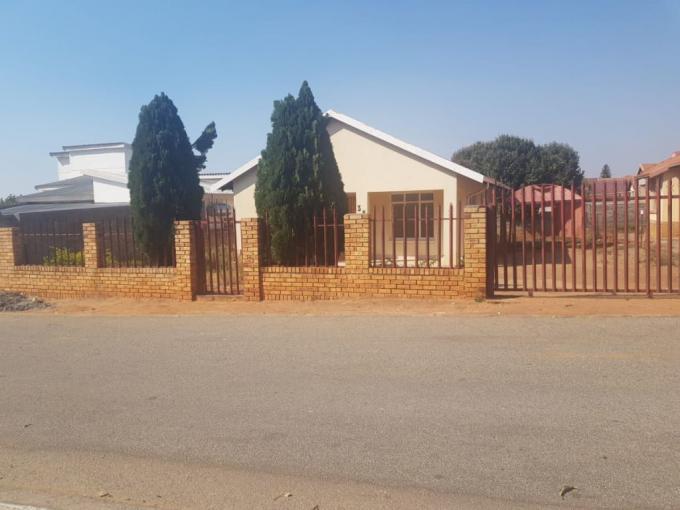 3 Bedroom House for Sale For Sale in Tlhabane West - MR661241