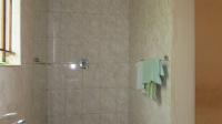 Main Bathroom - 3 square meters of property in Protea Glen