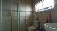 Main Bathroom - 4 square meters of property in Cosmo City