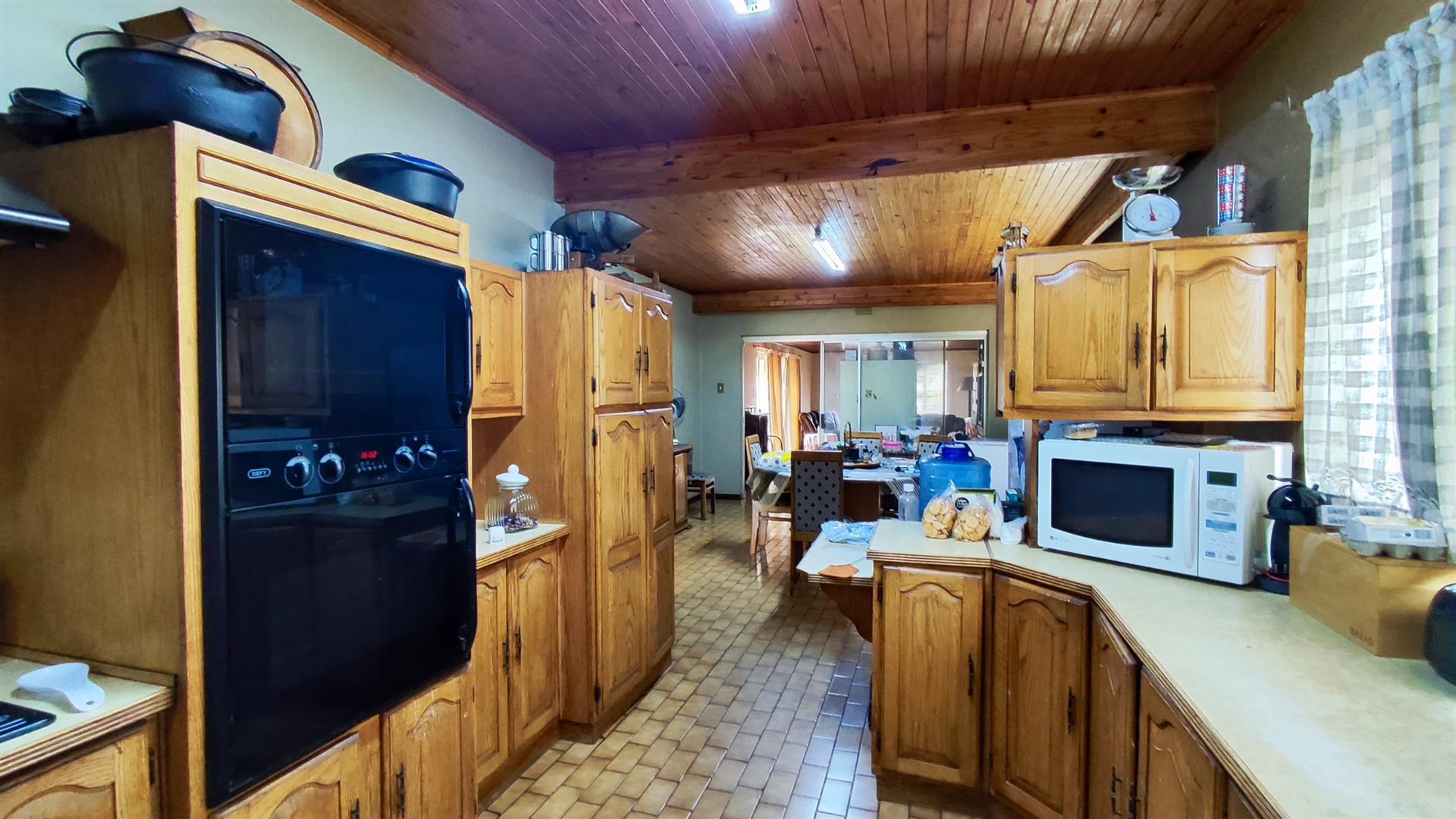 Kitchen - 12 square meters of property in Vanderbijlpark